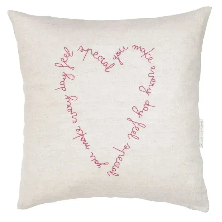 Bastion Collections - Kissenhülle Herz Schriftzug "you make every day feel special"