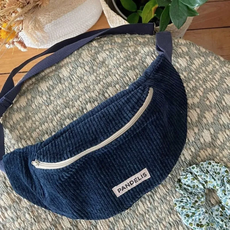 Damen Hipbag Banane 'Gavrilos' blau