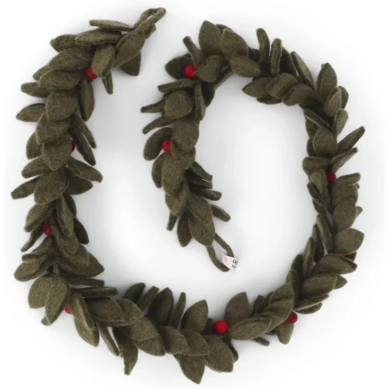 Gry & Sif – Girlande mit roten Beeren